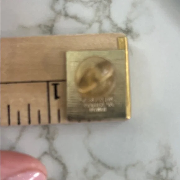 Colorful Single and Looking to Mingle Pin - Picture 2 of 4